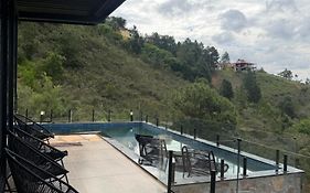 Casa Vilas Boas Macacos